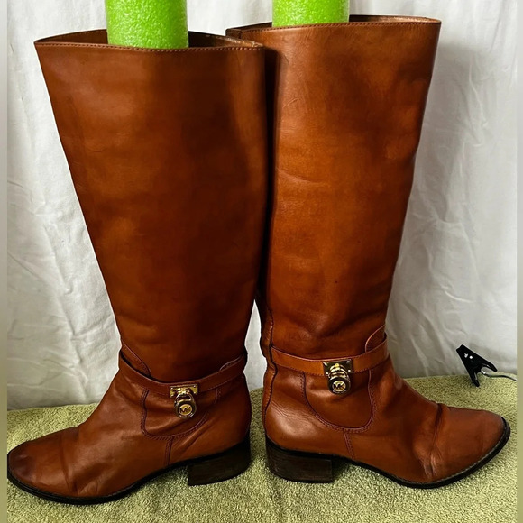 Michael Kors Hamilton Boot Riding 7M Leather Brown Tall Stacked Heel Charm Zip - Picture 1 of 9